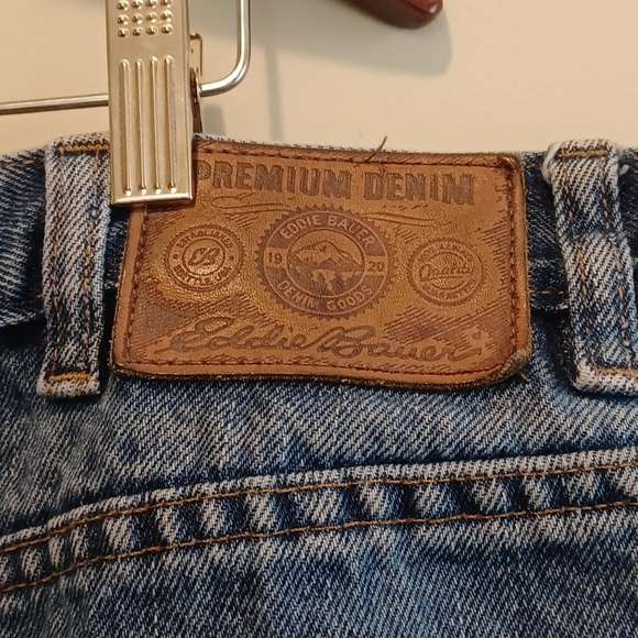 Men’s Eddie Bauer 48x32 Relaxed Fit Medium Wash Blue Premium Denim Jeans - Picture 5 of 8